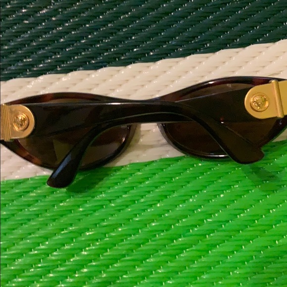 Authentic Versace Vintage sunglasses - Picture 2 of 8